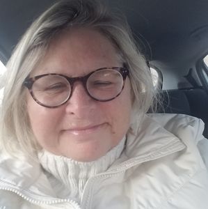 Meet your Posher, Connie